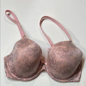 Victoria’s Secret Women’s Body by Victoria Padded Underwire Bra Sz 32EE